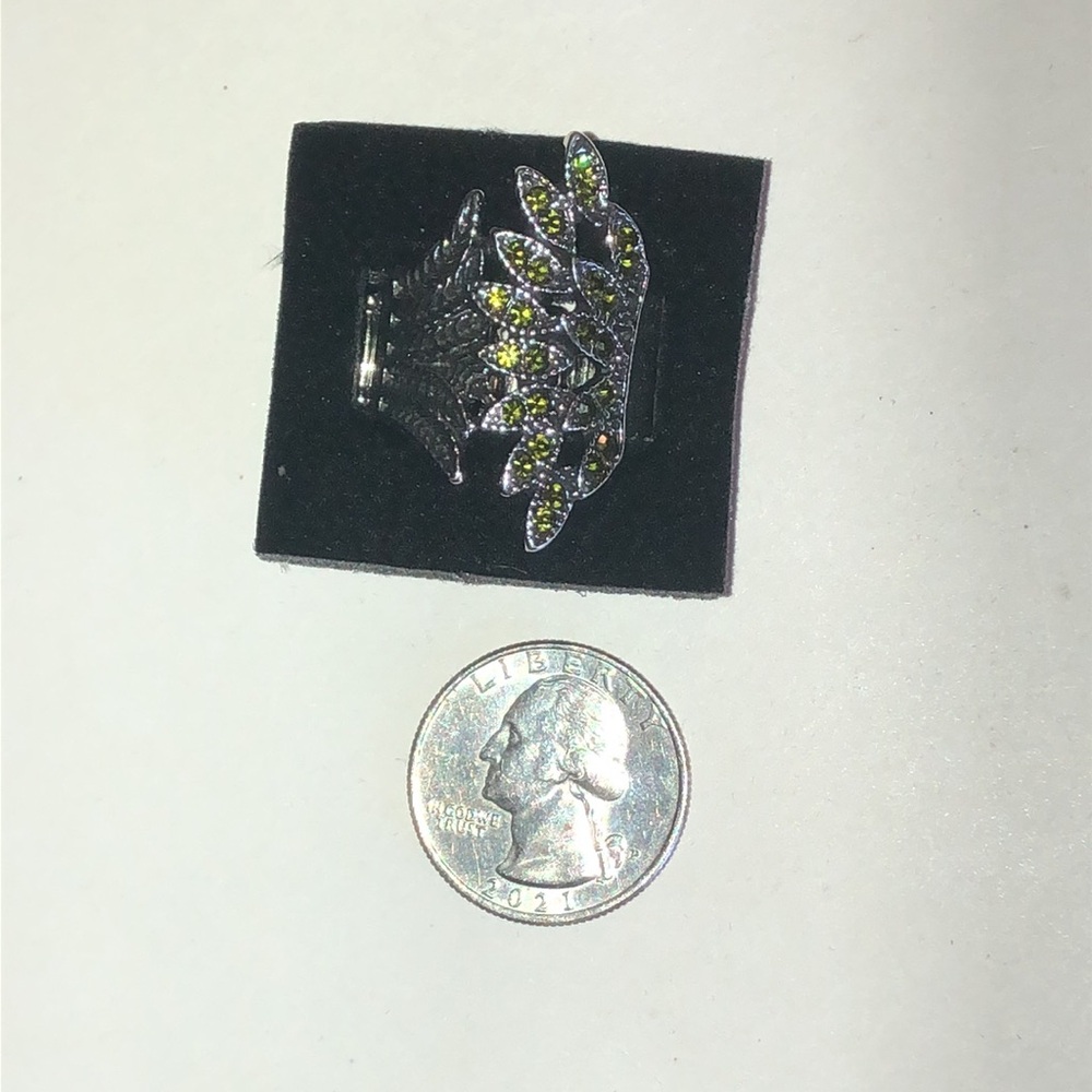 Silver Tone Green Crystal Leaf Statement Ring - Picture 4 of 6